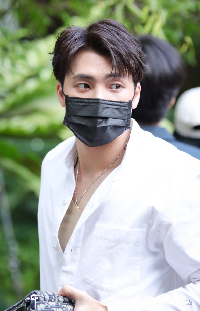 basedonm34n's tweet photo. ✌🏼💙

-
#MeanPhiravich @m34nismind 
#YMExTheYearbook https://t.co/Hclfwul4g3