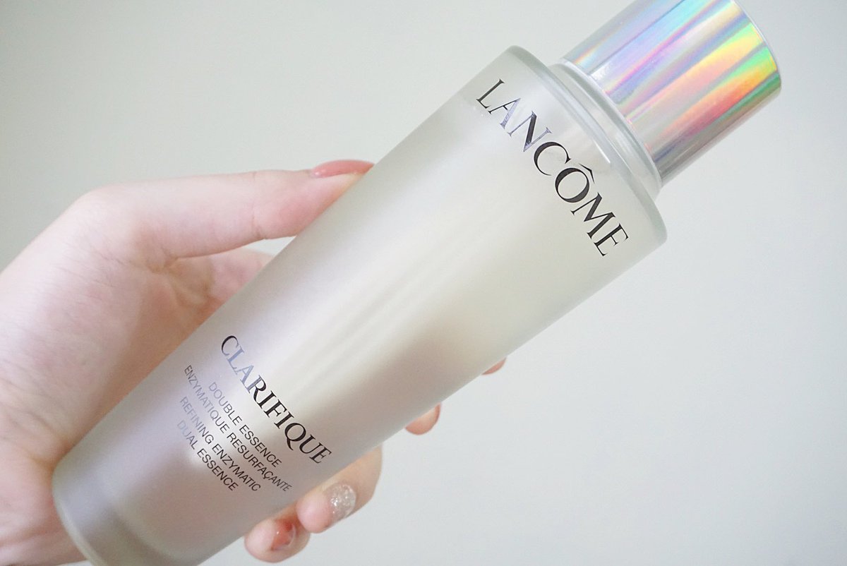 dadarssm's tweet photo. ตอนนี้คลั่งรักLancome Clarifique essenceมากๆ  เนื้อเป็นเค้าจะมีความออยล์ๆนิดหน่อย เหมาะกับคนผิวแห้ง ใช้แล้วหน้าชุ่มชื้นฉ่ำวาวดีมากกก ช่วยเรื่องความกระจ่างใสด้วย🤍🤍 https://t.co/uJSduvAnvi
