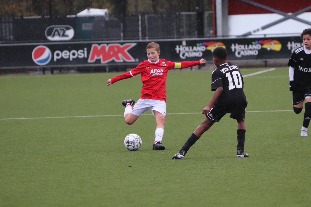AZJeugd's tweet photo. 👊 Solid victory!
🌊 AZ Onder 13 verslaat Zeeburgia met 3-0.
#AZO13 #azzee https://t.co/YhKLf9SQt9