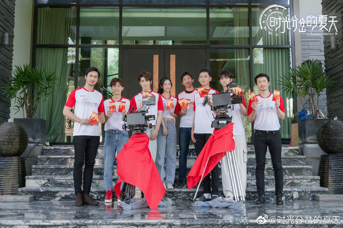 i3ellSingle's tweet photo. ฉันพึ่งรู้ว่าน้องมาไทยเพื่อมาเปิดกล้อง ถ่ายซีรี่ย์กับนักแสดงคนไทย โปรเจกต์ของบ.handsome entertainment ถ่ายทำปีที่แล้วปลายปี ไหนว่าปีนี้ออนแอร์ไม่ใช่หรอ ? น้องเป็นพระเอกเว้ยย #CaiZhengjie #Chuang2019 #时光分岔的夏天 #ASummerOdyssey https://t.co/LssLT2IEUs