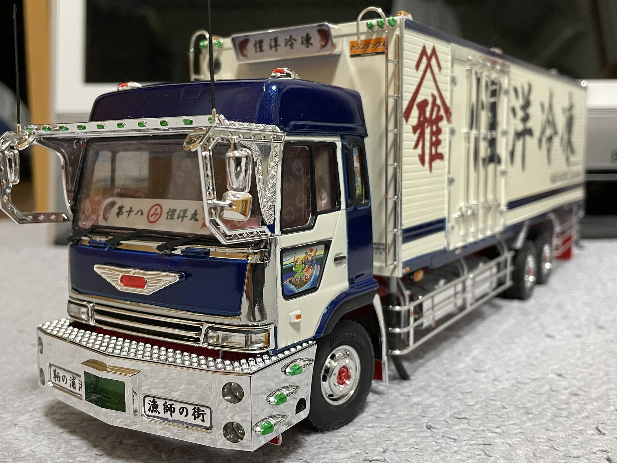 デコトラプラモデル 1/32 鬼雷砲 - AOSHIMA SCALE MODEL LINEUP