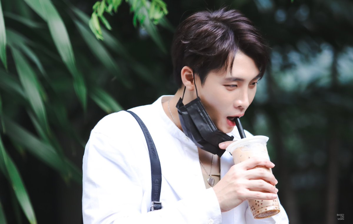 basedonm34n's tweet photo. 50เปอร์เซนมันหวานไปและ 😂

-
#MeanPhiravich @m34nismind 
#YMExTheYearbook https://t.co/vXOAGL7GPm
