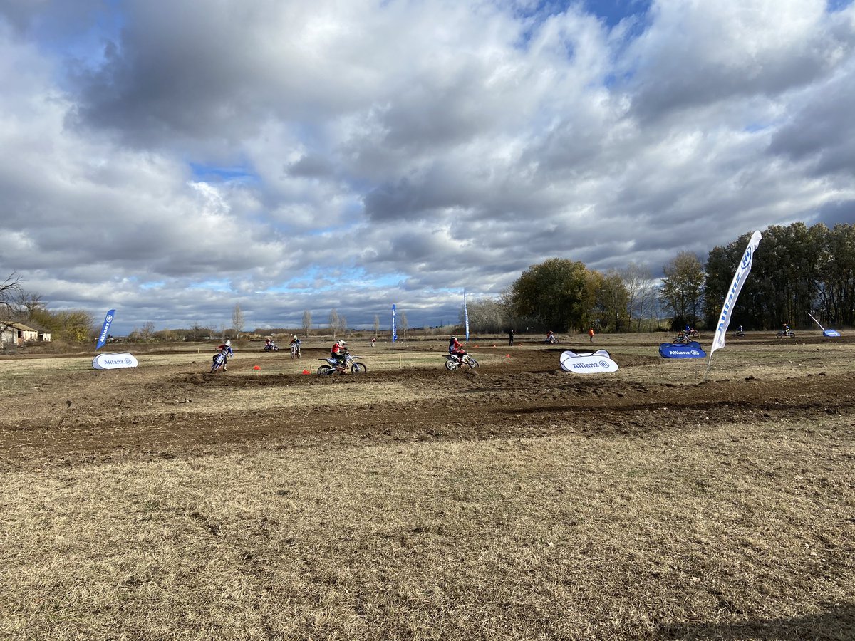 ALLIANZ JUNIOR MOTOR CAMP al circuit de Rufea. <a href="/Allianz_es/">Allianz España</a> <a href="/marcmarquez93/">Marc Márquez</a> <a href="/alexmarquez73/">Alex Márquez</a> 👏👏👏