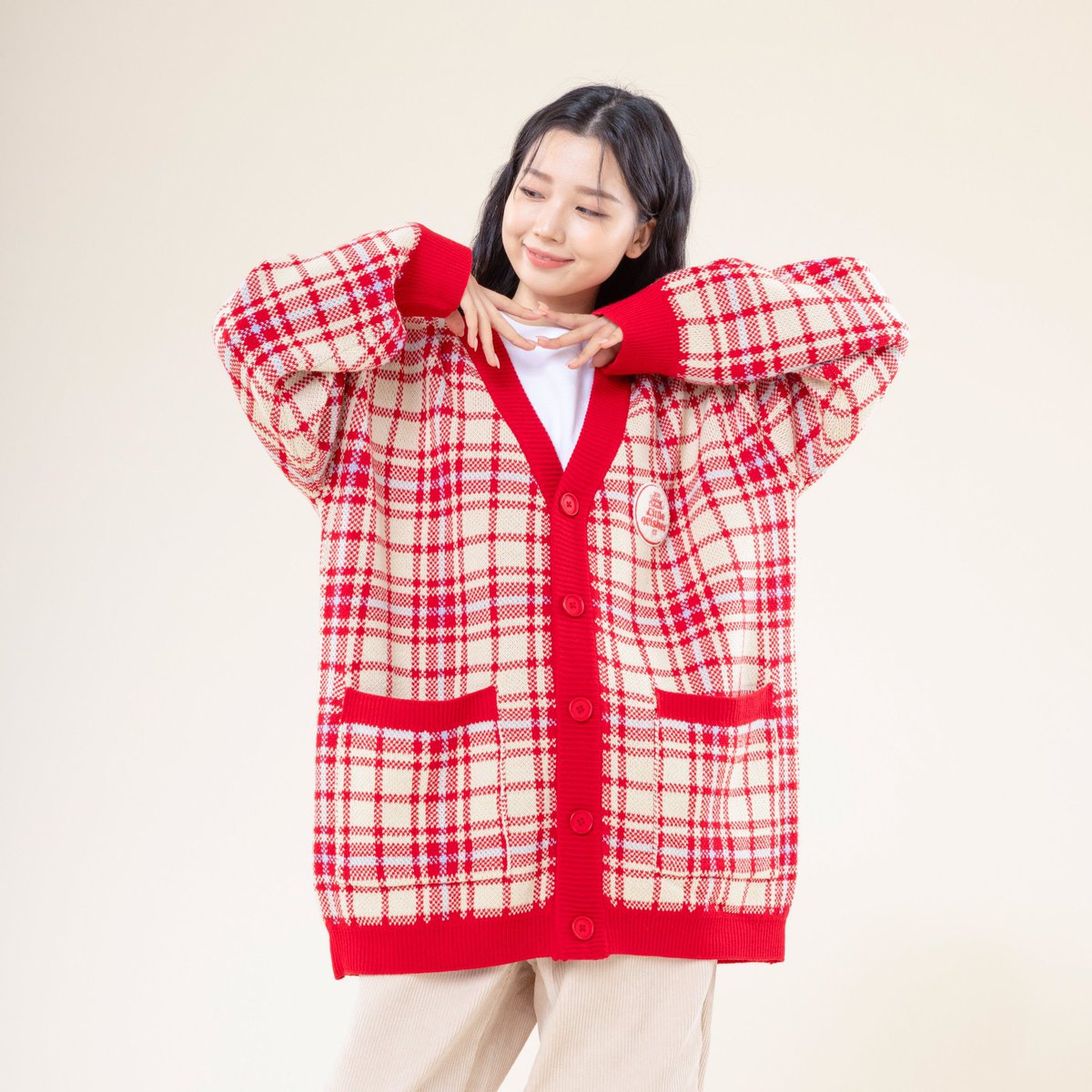 heyiwannafly's tweet photo. 적당히 해 좀 🙃
And you aren’t a clothing brand, why are you releasing so much clothing items… https://t.co/EdOCQ1cpyS