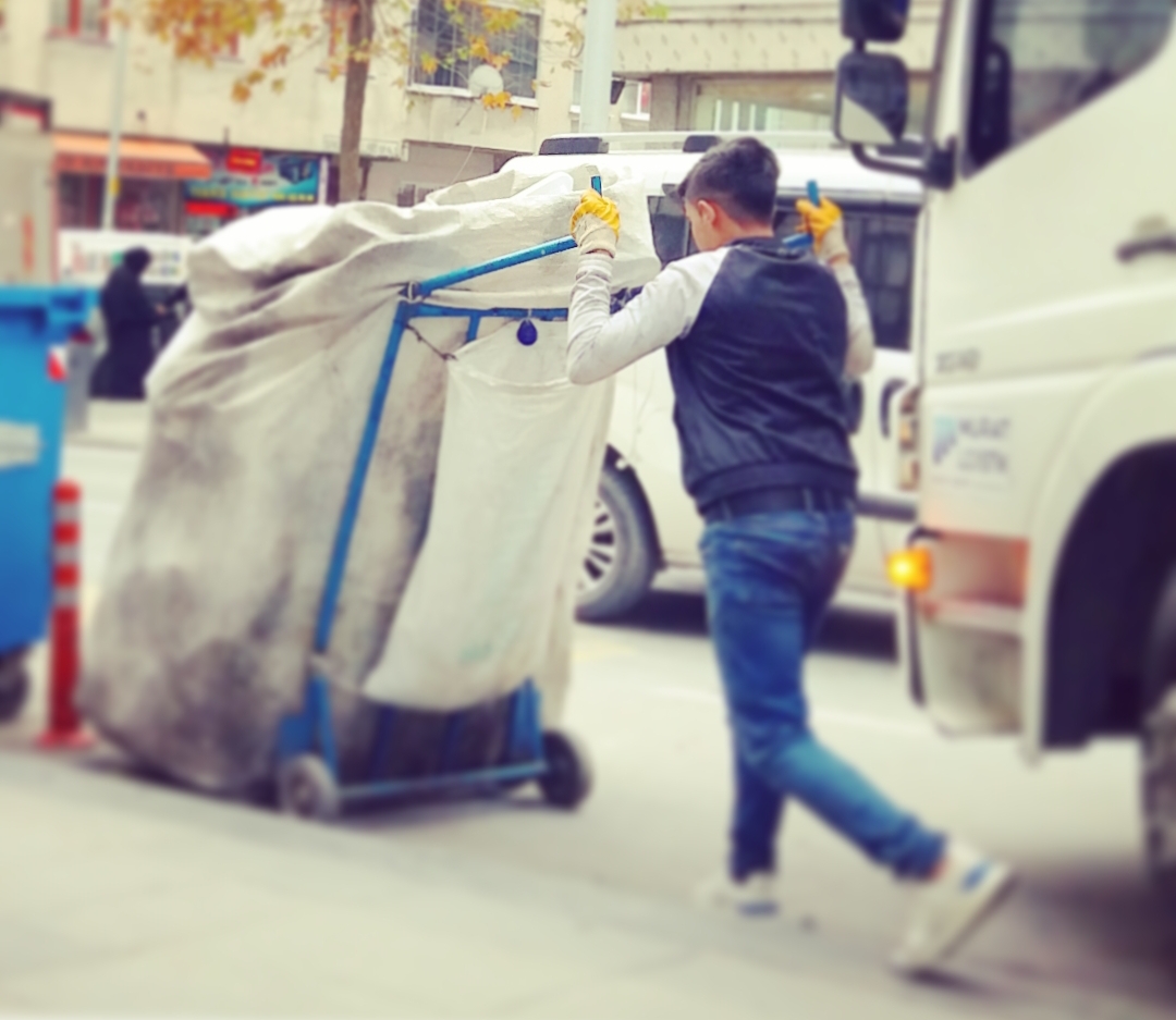 PhotoMeralMeri's tweet photo. #PhotographybyMeralMeri
#photography
#photo #Fotoğraf
#papercollector #kağıttoplayıcısı #istanbul https://t.co/jC0gVvt0QS