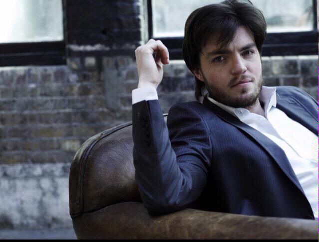 havers_barbara's tweet photo. #SittingSaturday with #TomBurke https://t.co/0X6S9ocuSx