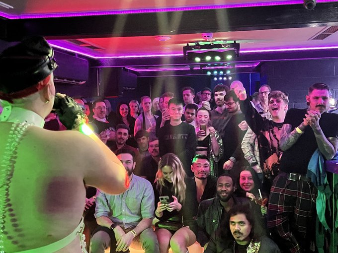 We brought the freaky and fabulous last night https://t.co/8a0ucb2VZy<a href="/tag/turning30"class="tags"><span>#turning30</span></a>