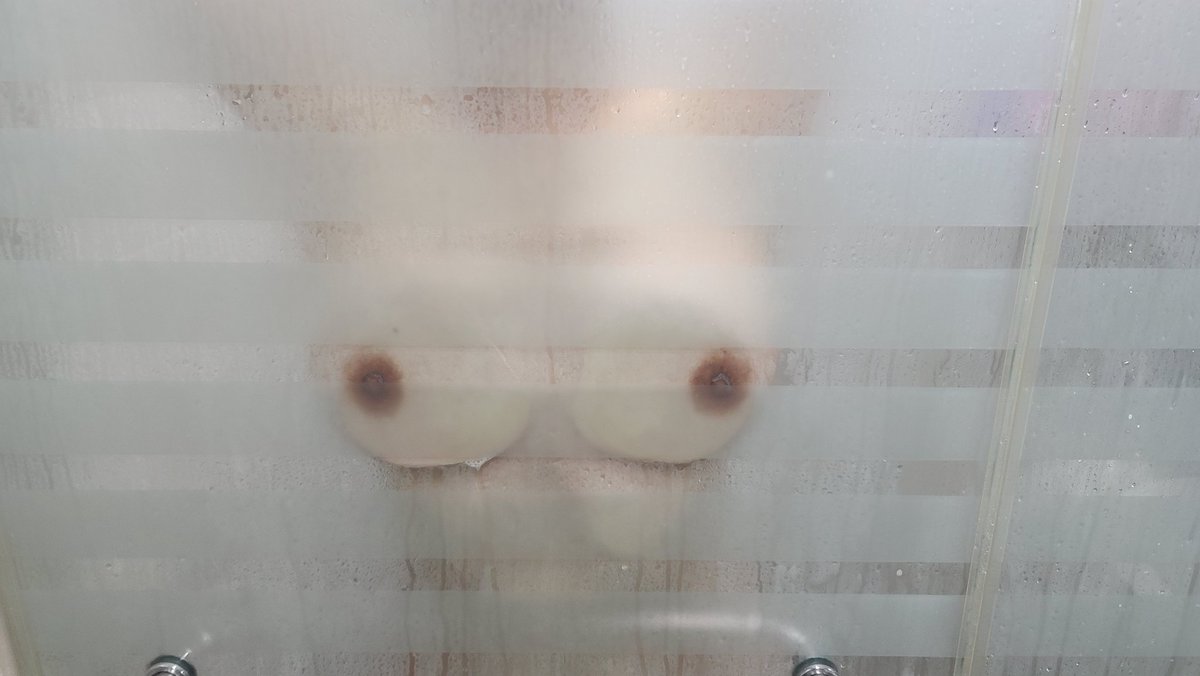 여러분들께서 많이들 올린 사진인데, 요즘 사진을 많이 올리지 않은 듯해서 한 장 올립니다. ㅎ
저는 많이, 와이프도 조금 다른 부커분들 보고 싶은데, 아이들 때문에 많이 나가지 못하는 부부입니다~ ㅠ