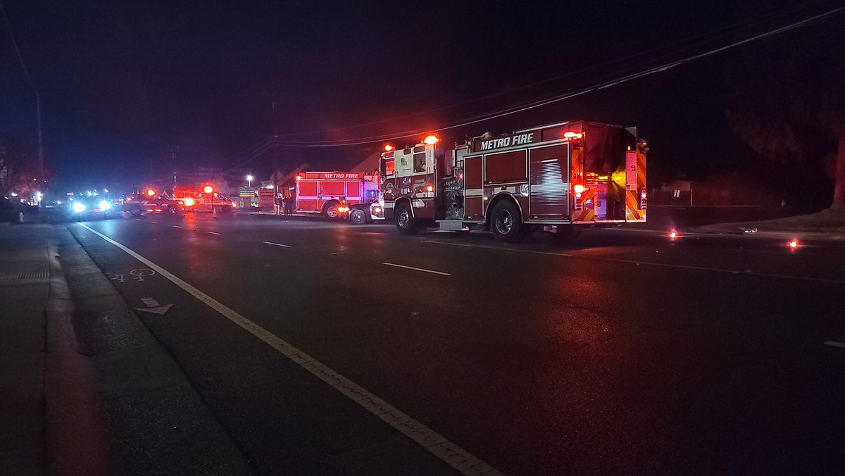 PSNews_Sac's tweet photo. #EARLIER #Fatal #AutoVsPed #ArdenArcade
1600 block of Fulton Ave
A fatal Auto vs Ped incident occured late Friday night just before midnight. Detaiils are very limited at this time. Scene video and update details will be posted as soon as possible. https://t.co/o6JCYjSQRx