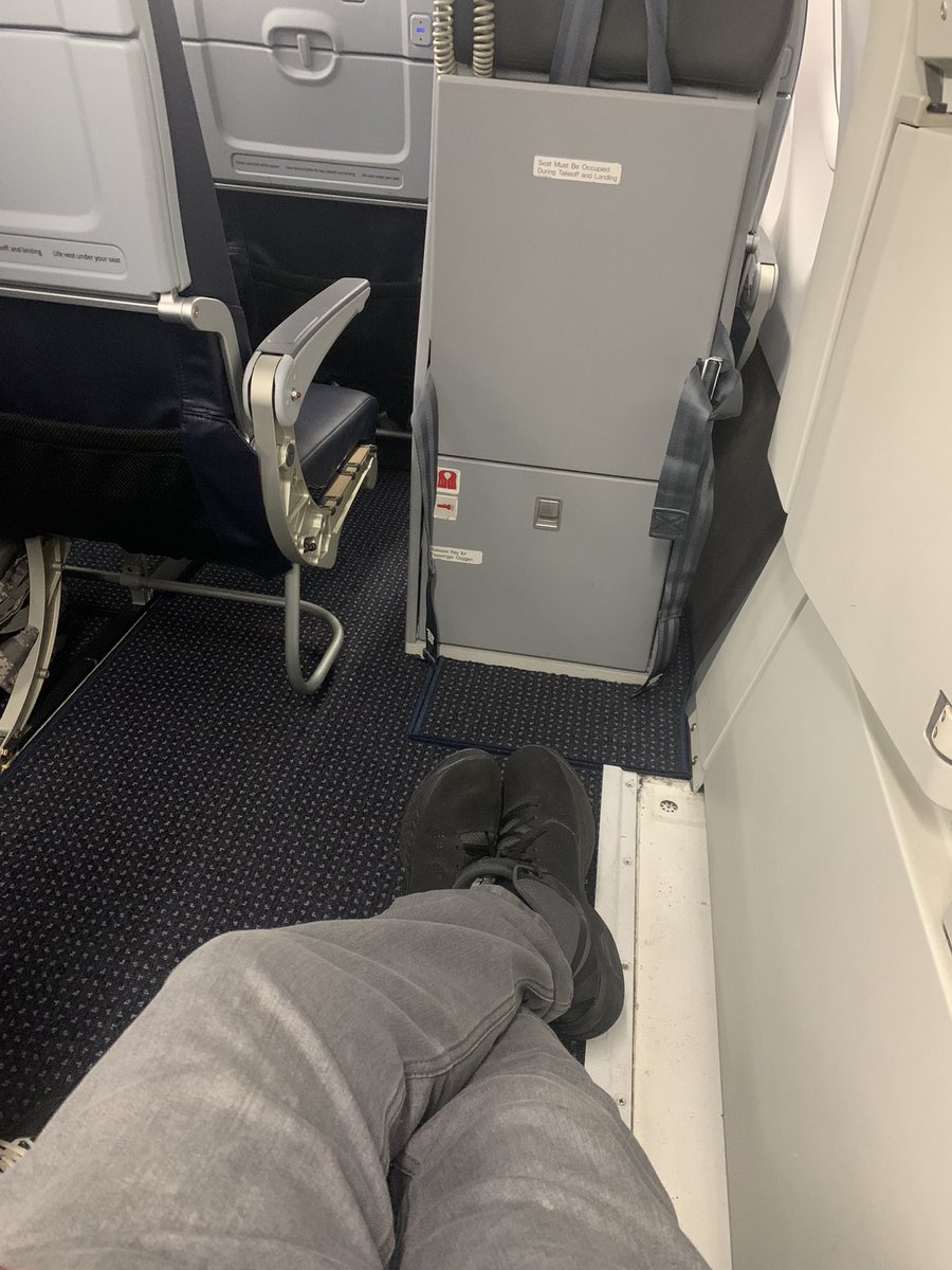 iAmChrisNeal's tweet photo. Plenty room in #WorkingMansFirstClass βοΈβοΈ https://t.co/A6ktOcbYcT