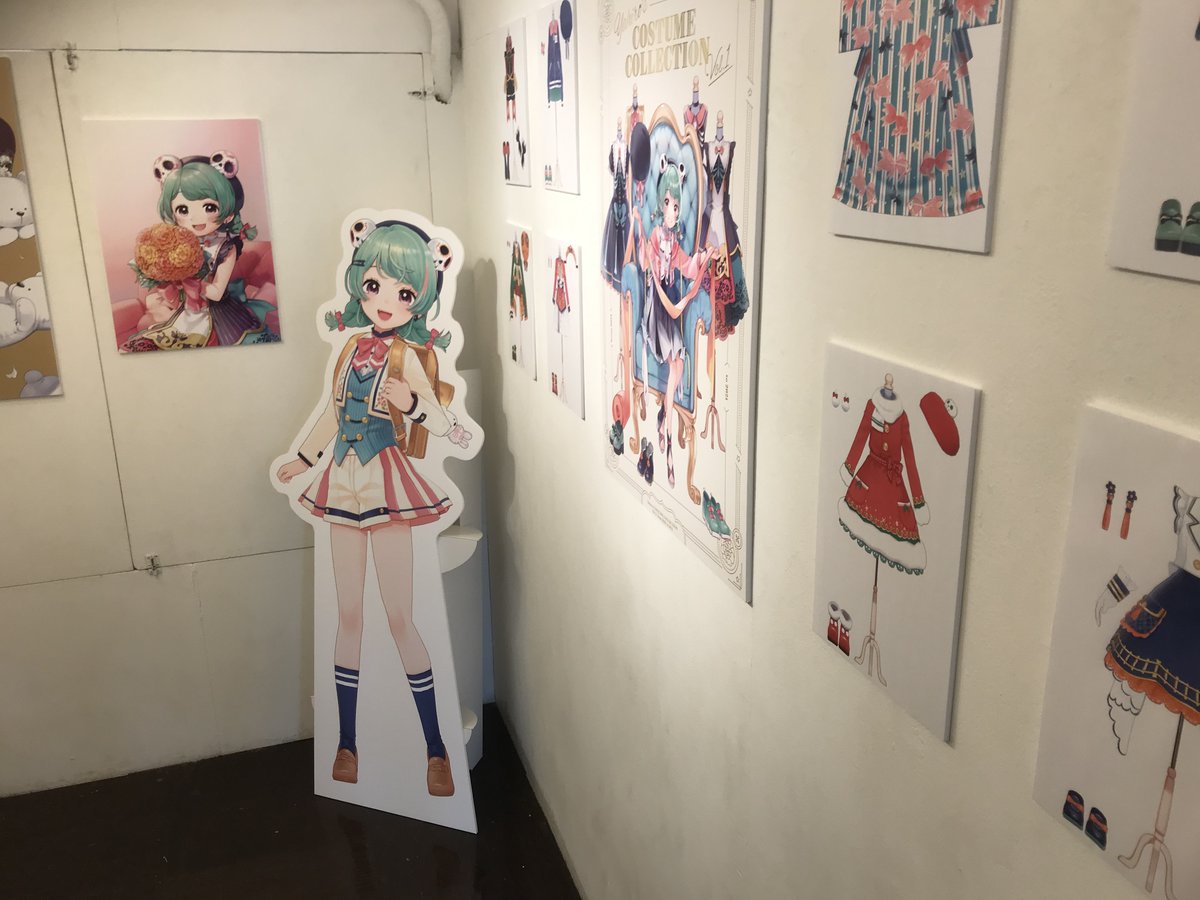 「ヴんか祭行ってきた!全部屋かわいいパネルや展示品に溢れてて楽しかった#ヴんか祭 」|もとらくのイラスト