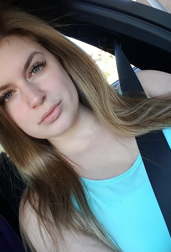 CollorSarah's tweet photo. Bon week-end a vous....En route pour  voir un client. https://t.co/Pay8HHyXLK