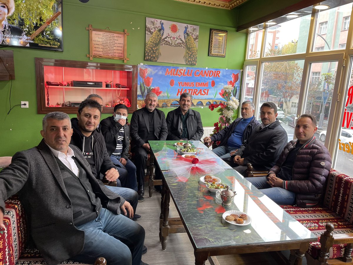 Feyat_ASYA's tweet photo. Cumhuriyet Caddesi üzerinde faaliyet gösteren Yunus Emmi hemşehrimizin işletmeciliğini yaptığı Muşlu Candır Kahvaltı Evinin açılışını yaparak yeni işyerinin hayırlı olması temennisinde bulunduk. https://t.co/cjpZQLQqNe