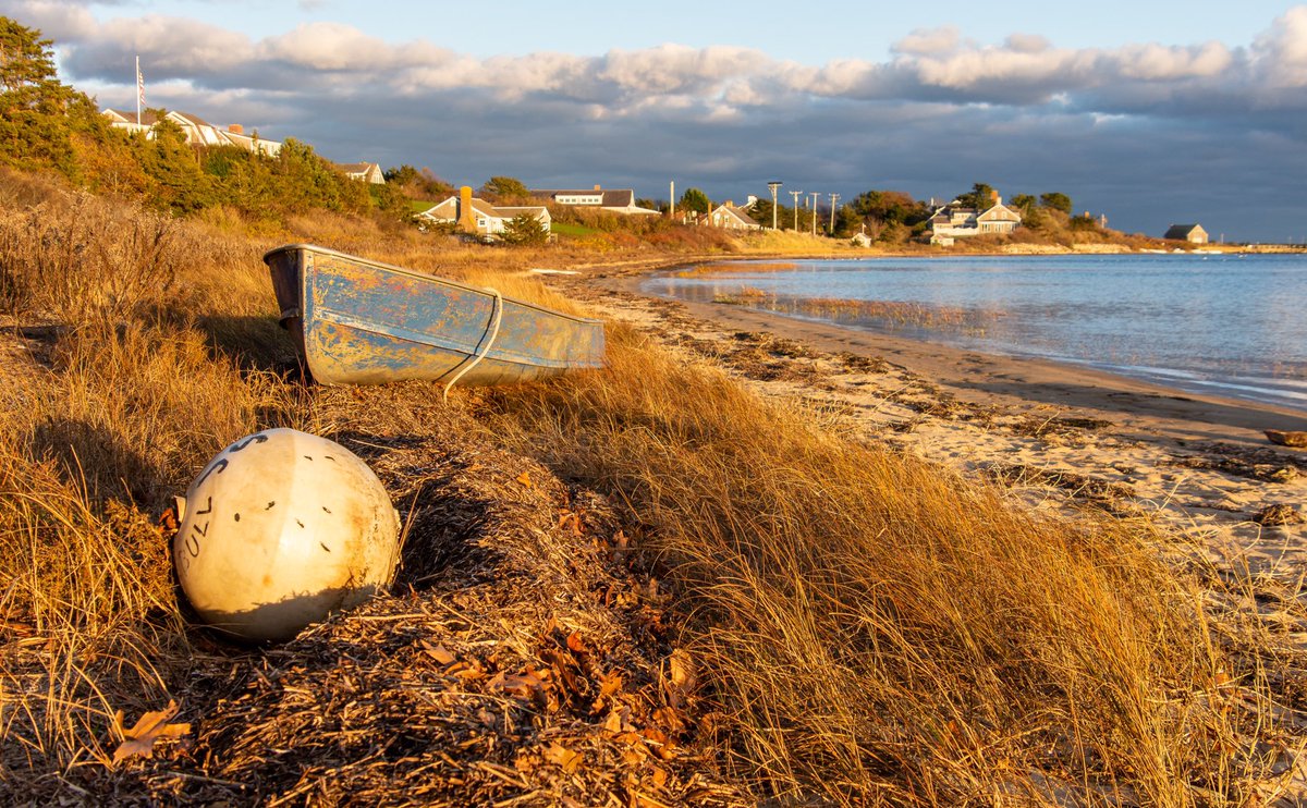 bpdesilets's tweet photo. Late afternoon autumn tones along Stage Harbor in Chatham, MA.
#chatham #chathamma #capecod #boat #ocean #seacape #sky #stageharbor #sunset https://t.co/3kDKfGsZQZ