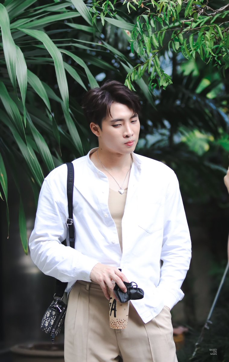 basedonm34n's tweet photo. ชานมคูลๆไปเรยจ้า

-
#MeanPhiravich @m34nismind 
#YMExTheYearbook https://t.co/EdWIBWe9Sc