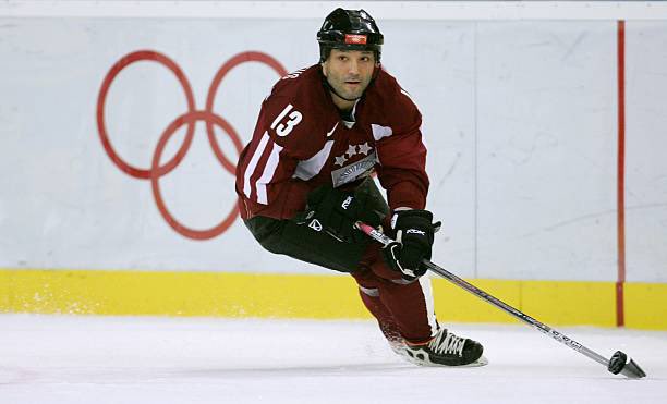 CardiacDrop's tweet photo. Grigorijs Panteļejevs … he played 6 NHL seasons, played in 9 World championships and also played in the 2006 Olympics for Latvian national team. #HawkeyTawk 🏒 https://t.co/AHjTxP2Dhi