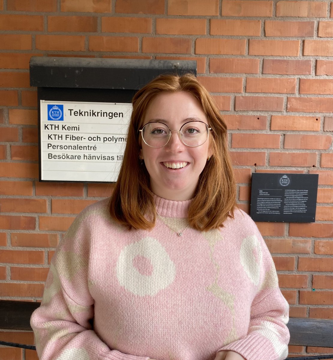 OlenaSevastKTH's tweet photo. Our team is growing 💪😃 Just a week ago, Jenny Sjöström  started her PhD project at the Resource Smart Processes research school supported by #Vinnova and a number of Swedish pulp and paper companies ( #BioInnovation program) and #Treesearch https://t.co/oayjWxVxQ6