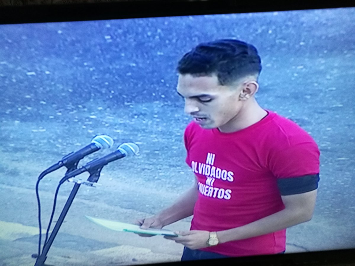 elsa_ena's tweet photo. Desde la escalinata de la UH, acompañados por nuestro Presidente, se conmemora el 150 aniversario del fusilamiento de los 8 estudiantes de Medicina. ¡Los Jóvenes no le fallarán a la Revolución! #SomosCuba #SomosContinuidad #TenemosMemoria https://t.co/BaagHytDzb