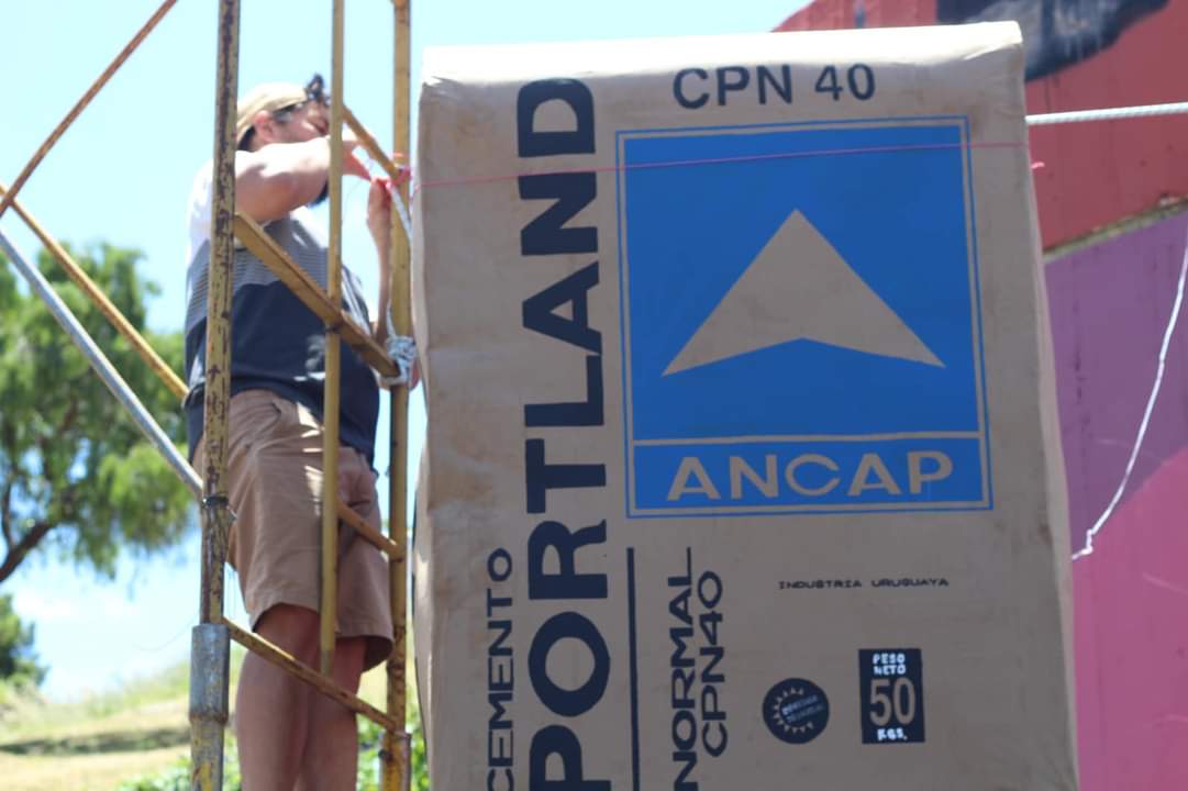 Robolso's tweet photo. Por los puestos de trabajo. 
Por la soberanía.
Por la cuidad.
Por los que están y los que vendrán.
#PortlandAncapSeDefiende https://t.co/6EQIEig61h