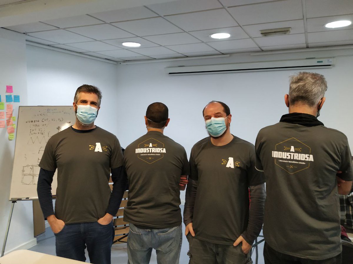 Por fin fixemos camisetas. Que vos parecen?