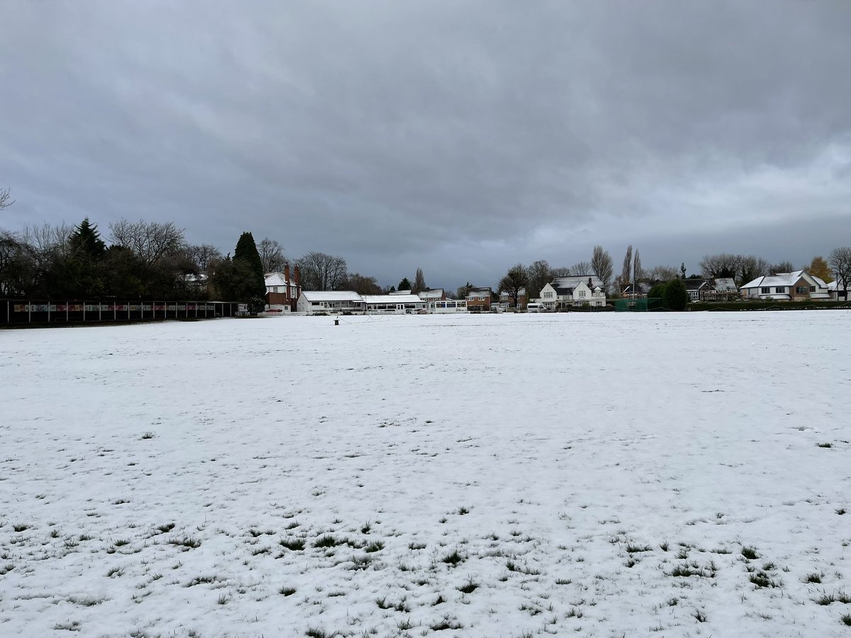 GrahamMale's tweet photo. After sterling work by the @WalsallCC ground staff, play will be under way at 1pm today. ❄️⛄️ https://t.co/H2p0sWBZhq