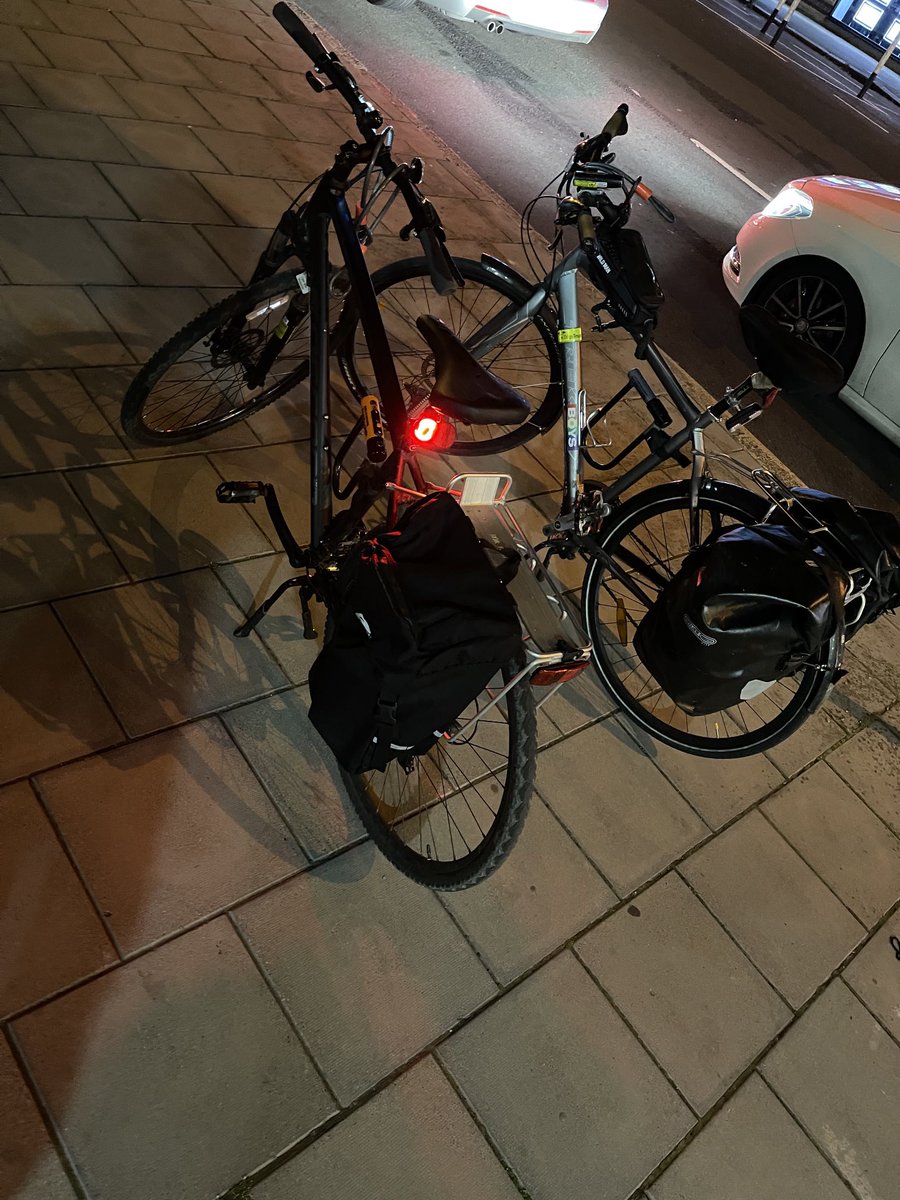 Simo_Maac's tweet photo. @StolenRide my partner and my hybrid bikes were stolen from Beale Road, Bow outside a friend’s house. Last spotted Last spotted near Guerin Square, Bow. The silver Trek has pannier tack and a pouch on central bar. Black bike has pannier. Both have kickstands https://t.co/5fMMgDqNt7