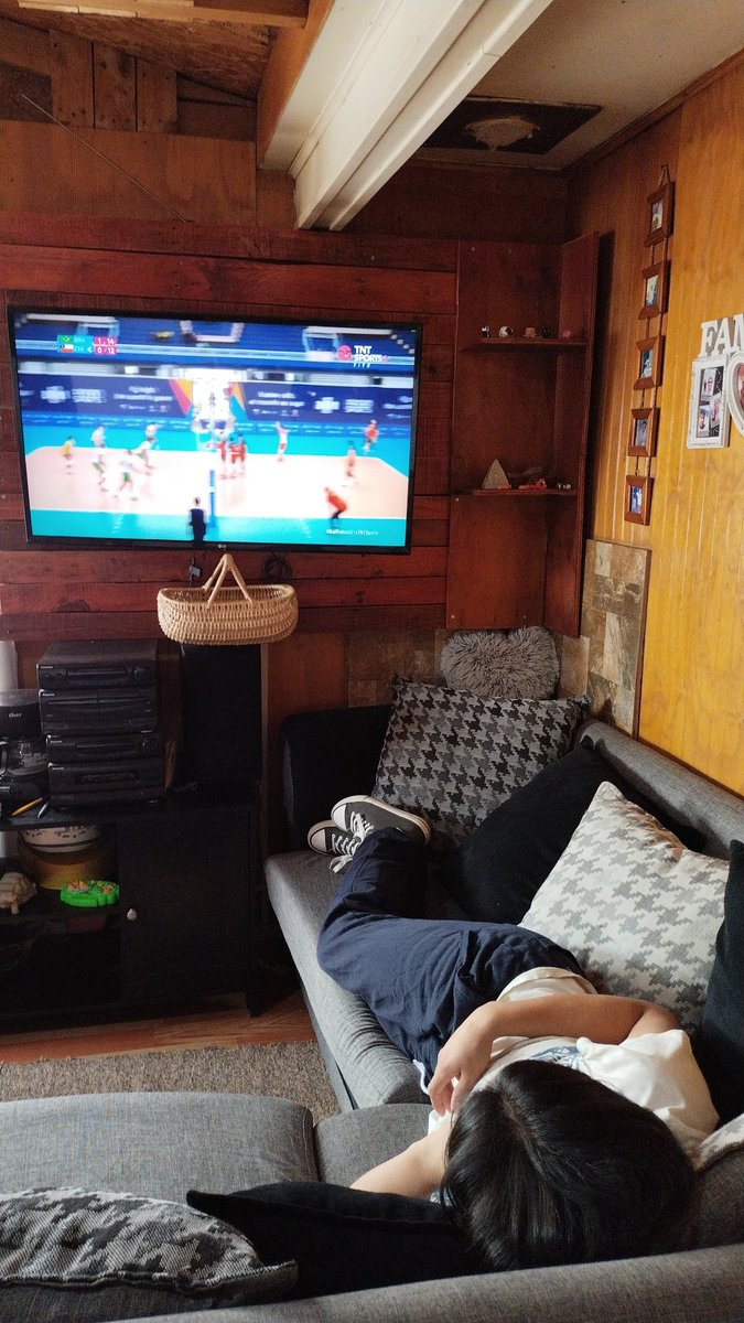 marxchelo's tweet photo. #calivalle2021xtntsports viendo con mi pequeño voleybolista al @TeamChile_COCH .... Vamos chile, saludos desde Osorno https://t.co/UlH2wBztTs