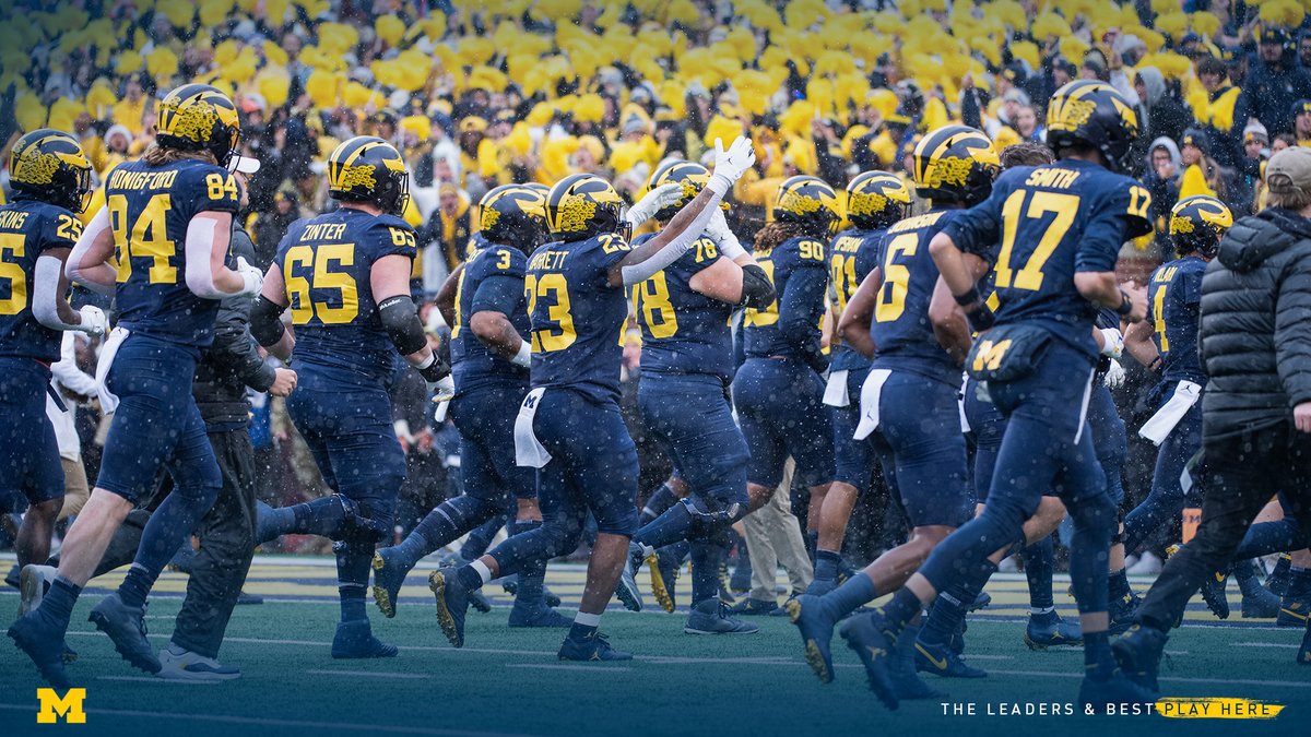 UMichAthletics's tweet photo. SHOW TIME  ❄️🏈〽️ https://t.co/X1rBfLw3eg