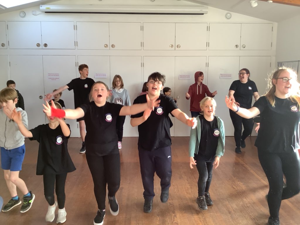 Stagezoneyouth's tweet photo. Spending my free time with these lovely #youngpeople is the best!  What a fantastic #rehearsal we had today!  You are all going to rock your performance next #SaturdayMorning 🤩 #truro #CountdowntoChristmas #confidence #proud #performingarts #youththeatre @TruroHour @TruroNubNews https://t.co/FzUkgeRax9