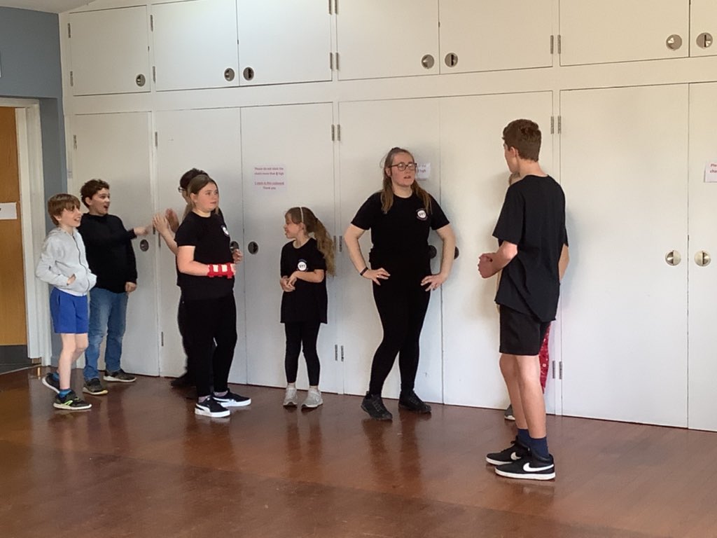 Stagezoneyouth's tweet photo. Spending my free time with these lovely #youngpeople is the best!  What a fantastic #rehearsal we had today!  You are all going to rock your performance next #SaturdayMorning 🤩 #truro #CountdowntoChristmas #confidence #proud #performingarts #youththeatre @TruroHour @TruroNubNews https://t.co/FzUkgeRax9