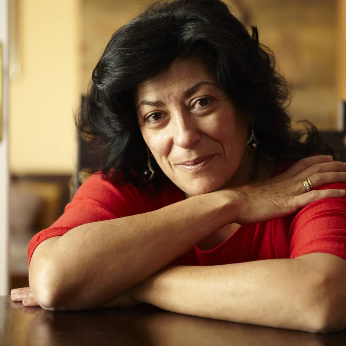 Qué tristeza más grande siento dentro….. 
Ay! Cuánto me ha cuidado y enseñado 😞♥️
Eterna Almudena Grandes…..