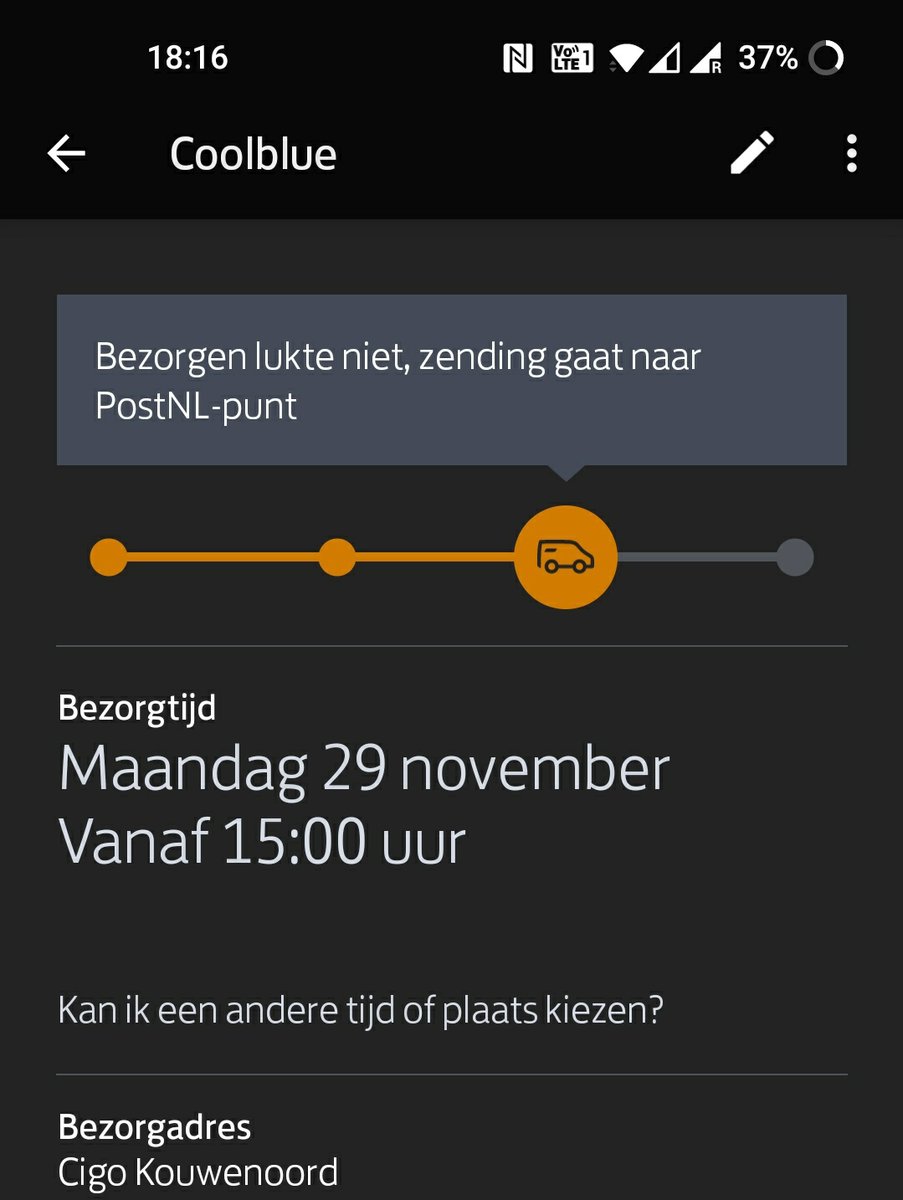 kampvuur_'s tweet photo. @PostNL Sinds 13:30 thuis en om 18:00 pas bericht dat t niet lukt? En nu mag ik het MAANDAG zelf op gaan halen!? WTF❢ https://t.co/T6f2HUNble