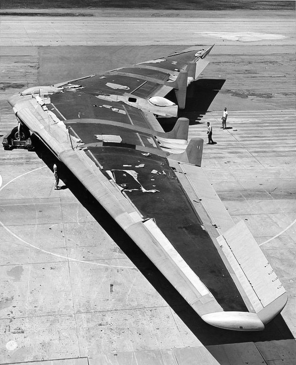kadonkey's tweet photo. Northrop YB-49 in August of 1949. NARA https://t.co/N3dJ62mAfx