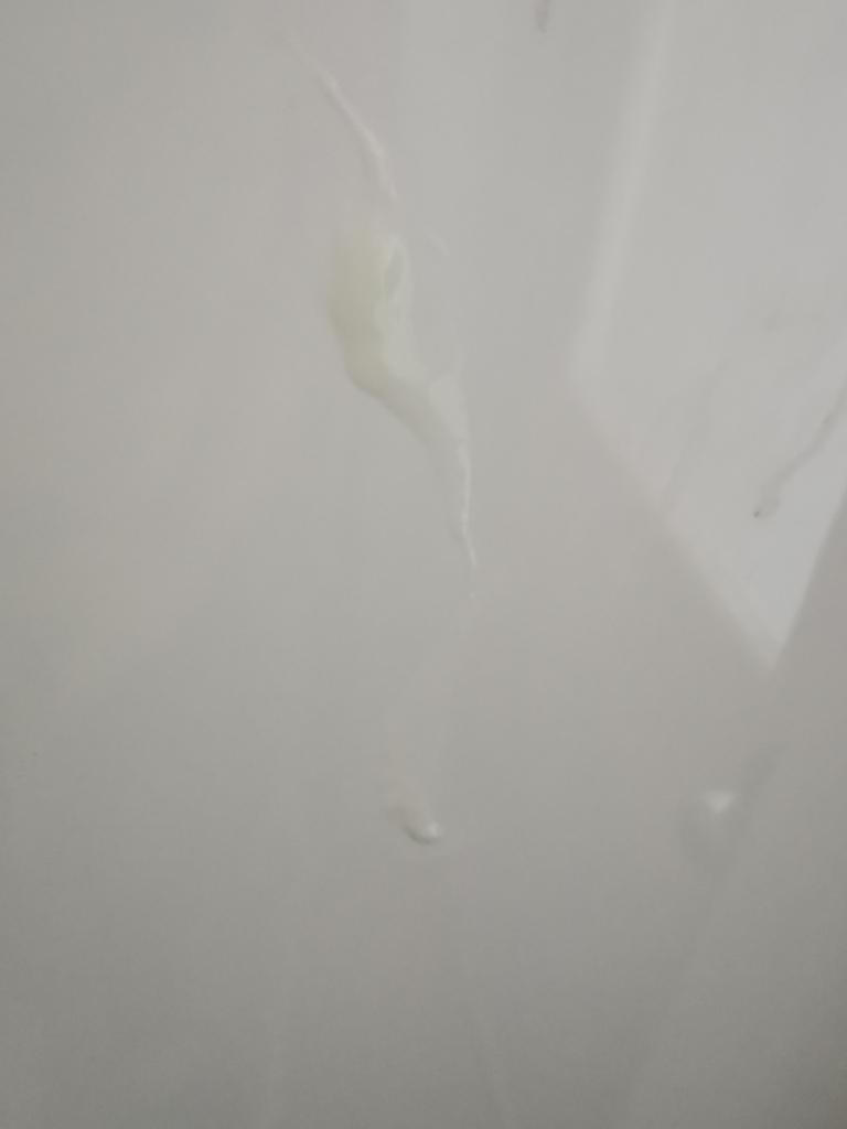 喷得有点猛 还搞墙上了 希望明天干了没痕迹