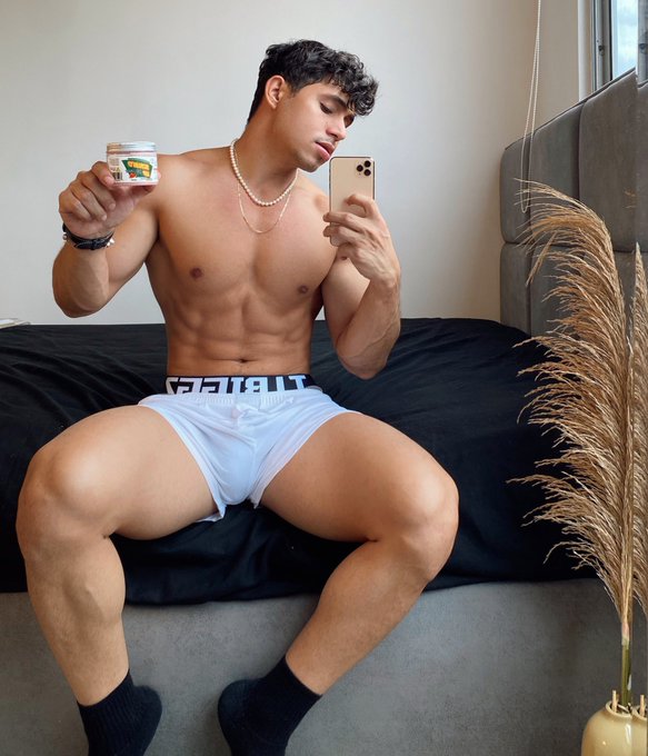 Happy Saturday 💦  https://t.co/OohhAogG7D https://t.co/YBI8F0Y8QU<a href="/tag/tjbiggz"class="tags"><span>#tjbiggz</span></a>