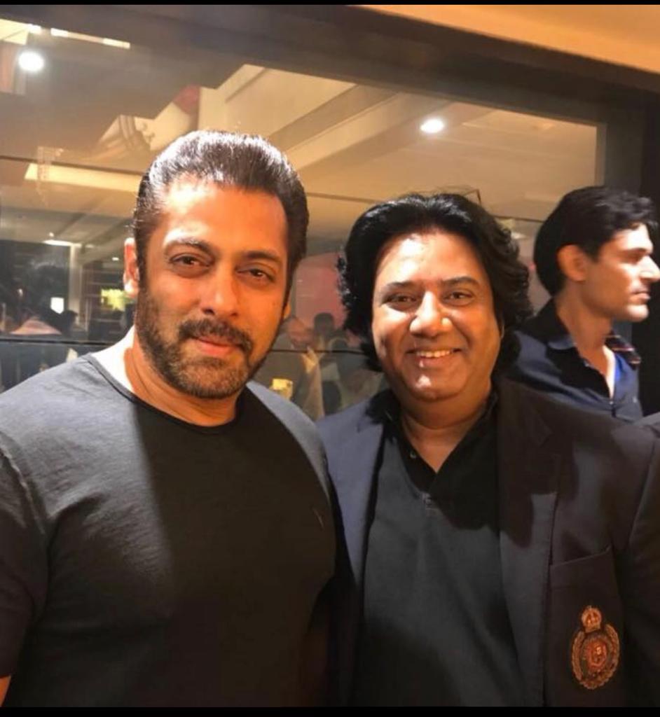 g7_vikashverma's tweet photo. My best wishes to my SuperStar ⭐ Salman Khan, Director Mahesh Manjrekar &amp; AyushSharma for their grand release #Antim, I’m sure with the blessings of God film will touch a new milestone, God Bless !! 🙏

@BeingSalmanKhan @manjrekarmahesh #AyushSharma. https://t.co/XUV0A7zhpW