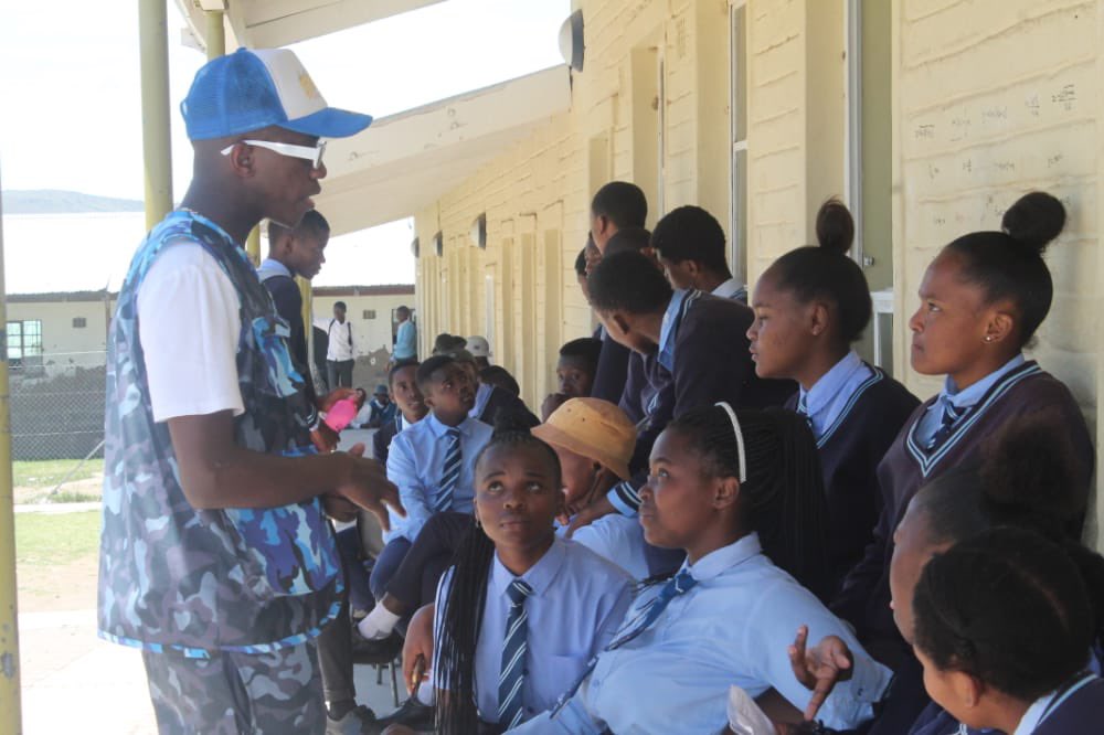 SoulTIDYAN's tweet photo. Ndicelwe ba ndiyokhuthaza abafundi base Linge lihle senior secondary school e Queenstown 🙏 https://t.co/r3IEhyMGPc