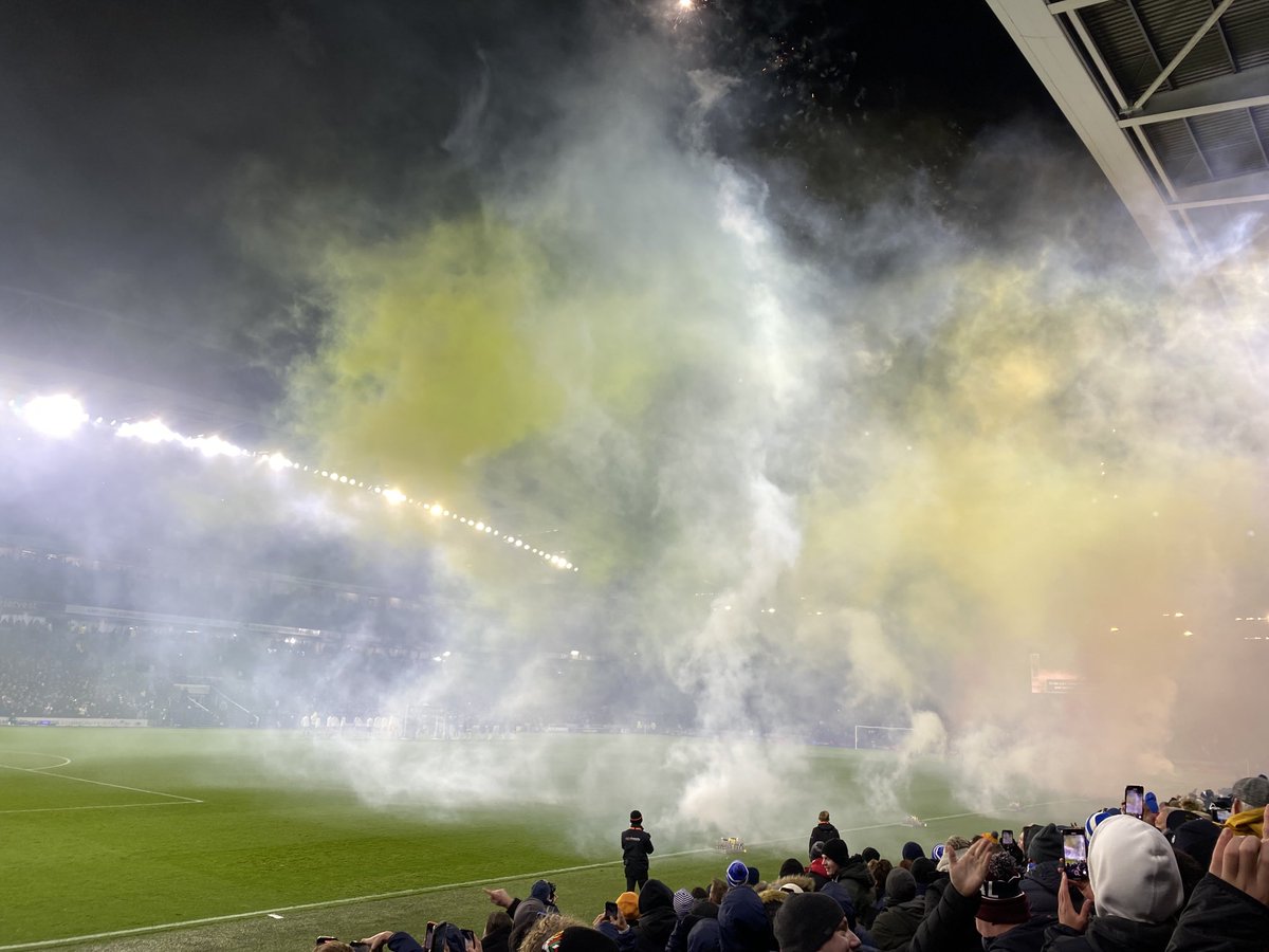 MOKaneRTE's tweet photo. COME ON LEEDS! #Mot #BHAvLUFC https://t.co/DxiXmFPFuN