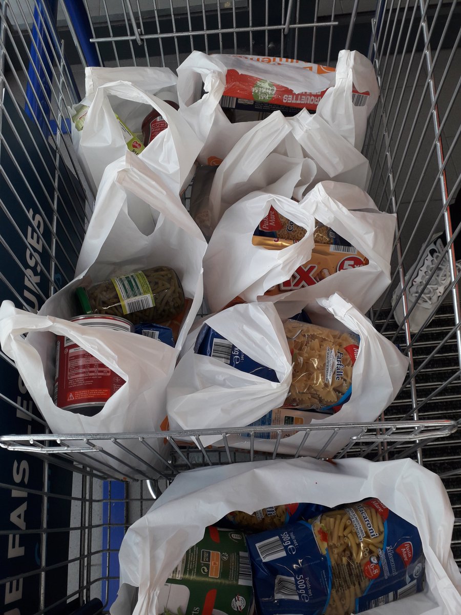 ZbairKhadija's tweet photo. Nous félicitons nos élèves #secondeMRC et #UPE2A du #Lpnicolasbremontier, de leurs implications dans cette action de #partage et de #solidarité en partenariat avec la #BanqueAlimentairedeGironde
Merci à tous https://t.co/mxIU7CSoFk