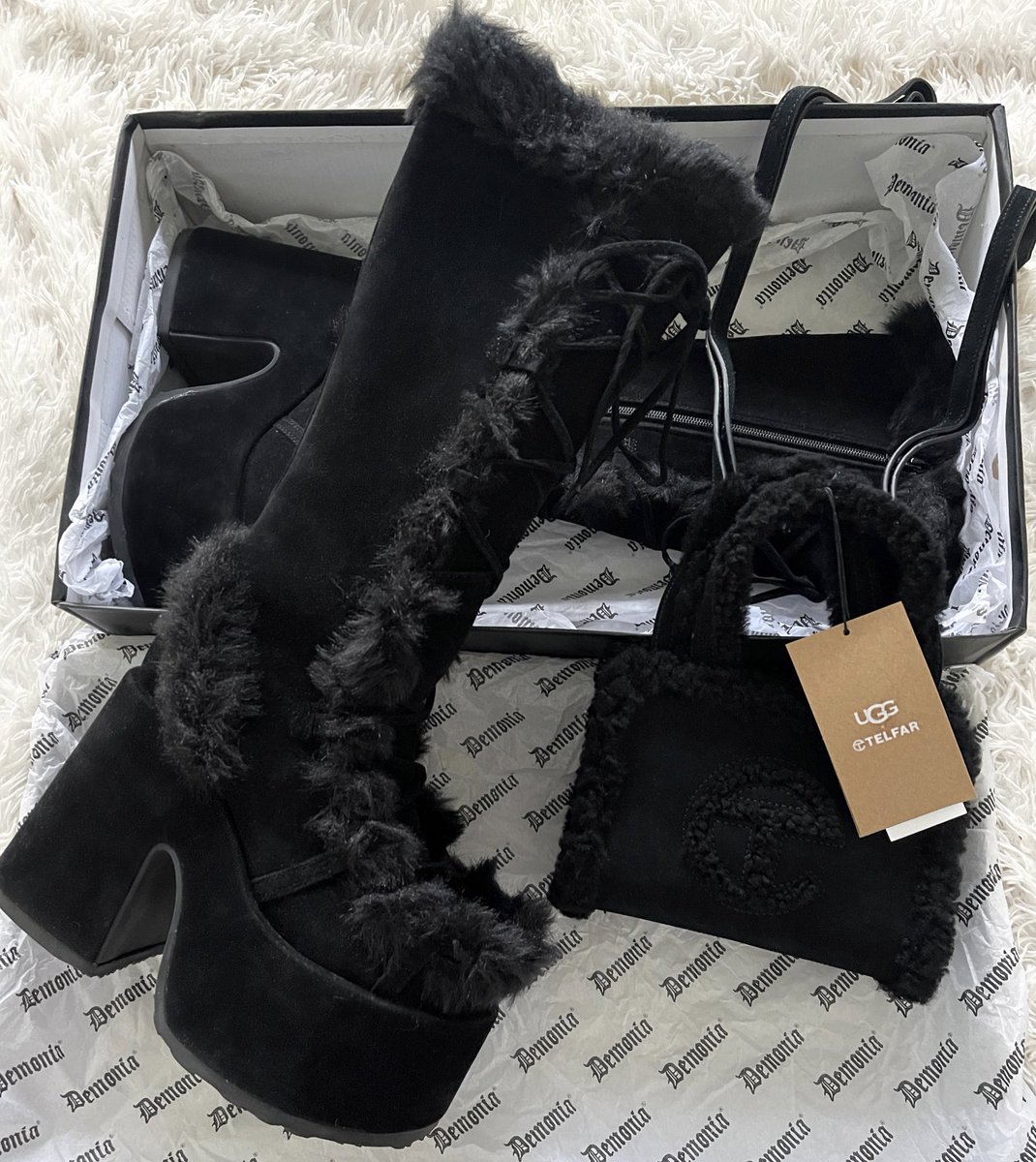 badghoulmimi's tweet photo. just living my Bratz winter wonderland fantasy ❄️ https://t.co/S7YyMTJ5GW