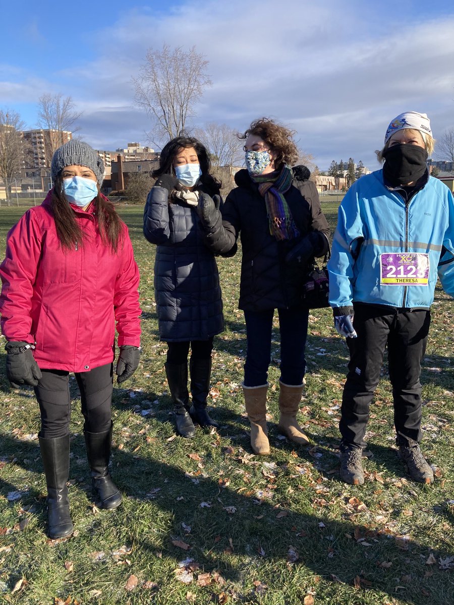 tm_kavanagh's tweet photo. My privilege to stand with Principal &amp; staff from ⁦@BayshorePS⁩ who came out on a Saturday to cheer on #girlsontherun participants/students.  Thanks ⁦⁦@FoundationOSEG⁩ for sponsoring this program. ⁦#runlikeagirl. #ottcity #ottawa https://t.co/jIYgQUuXWA