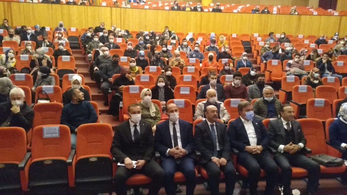 NiyaziMarasli's tweet photo. Okulumuz koordinatörlüğünde Aksaray’da görev yapan Din Kültürü Öğretmenlerine yönelik DÖGEP eğitimi Sn Prof Dr @sabanaliduzgun tarafından Aksaray Kültür Merkezinde Sn Valimiz @hmzaydg ve Sn İl Milli Eğitim Müdürümüz @haciomerkartal ın katılımıyla gerçekleştirildi. @yilmaznazif https://t.co/R1zAWrg1jY