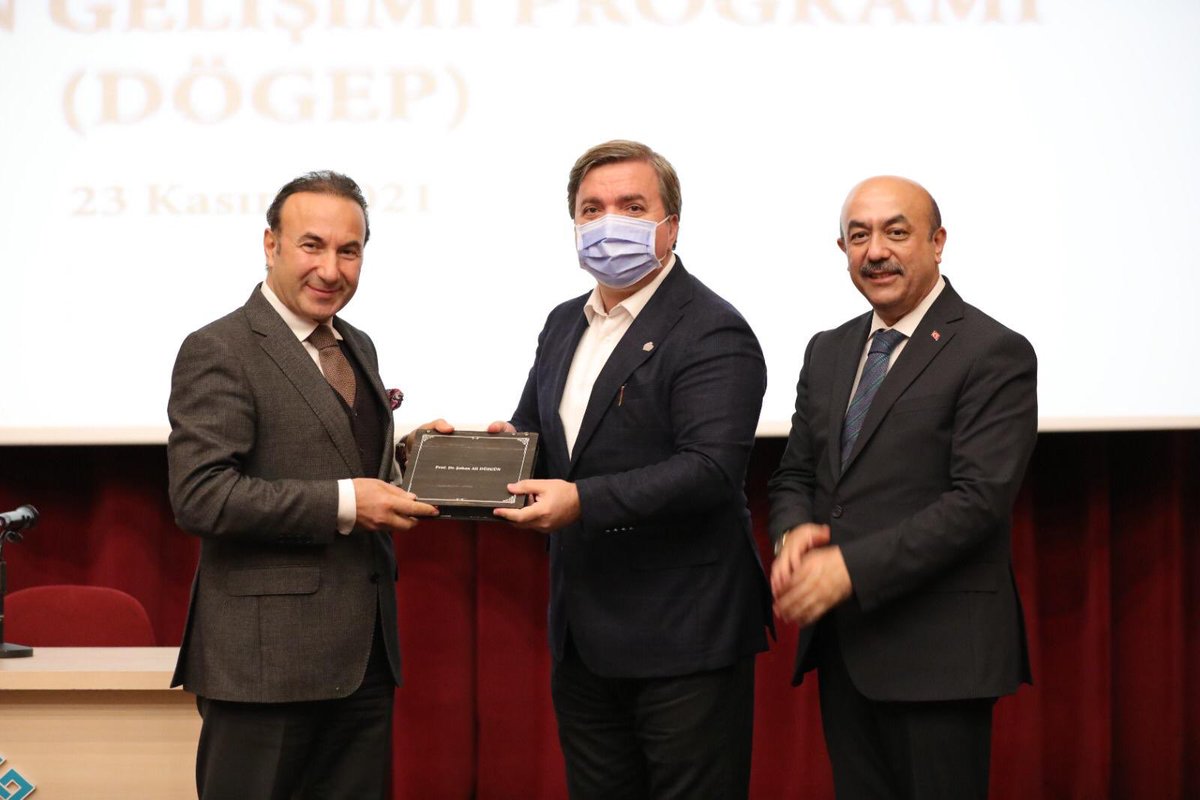 NiyaziMarasli's tweet photo. Okulumuz koordinatörlüğünde Aksaray’da görev yapan Din Kültürü Öğretmenlerine yönelik DÖGEP eğitimi Sn Prof Dr @sabanaliduzgun tarafından Aksaray Kültür Merkezinde Sn Valimiz @hmzaydg ve Sn İl Milli Eğitim Müdürümüz @haciomerkartal ın katılımıyla gerçekleştirildi. @yilmaznazif https://t.co/R1zAWrg1jY