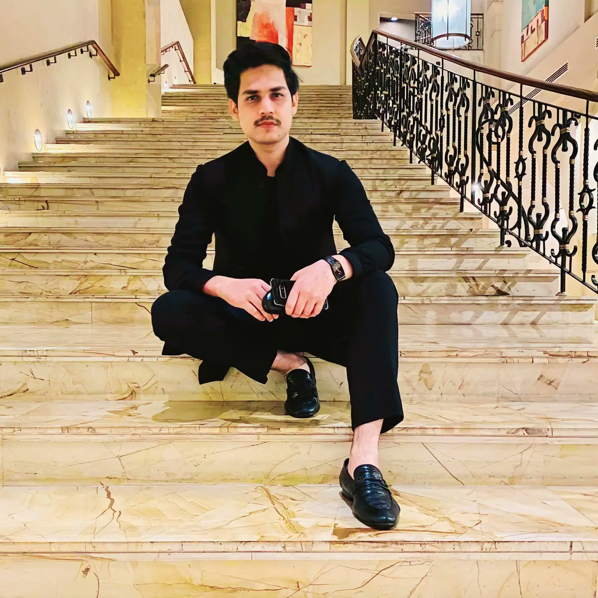 ashraffeb's tweet photo. #NewProfilePic https://t.co/ltRASSpWnS