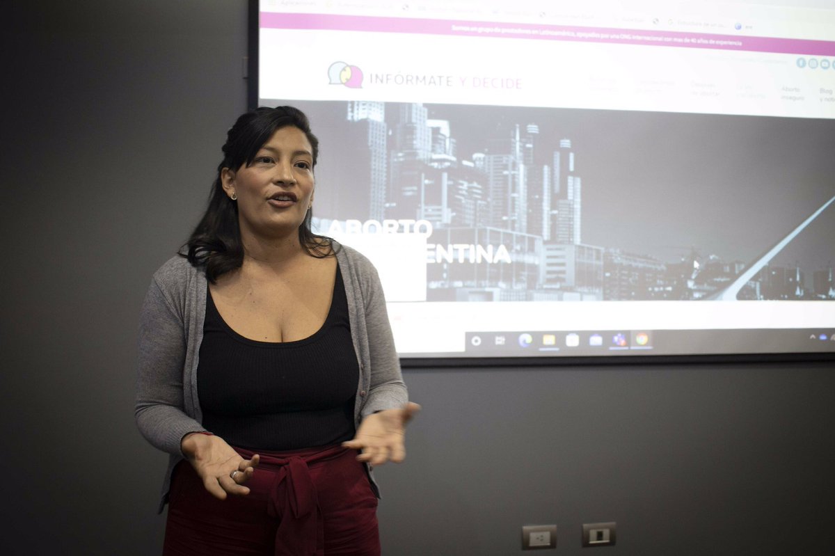 lisdiazok's tweet photo. Participamos de la “Jornada de formación en herramientas para el trabajo en derechos sexuales, reproductivos y no reproductivos” que llevó adelante Centro Integral de SSYD junto a #InformateYDecide. 

Gracias por la invitación a estos espacios de construcción colectiva 💜 https://t.co/CViW7k8kW5