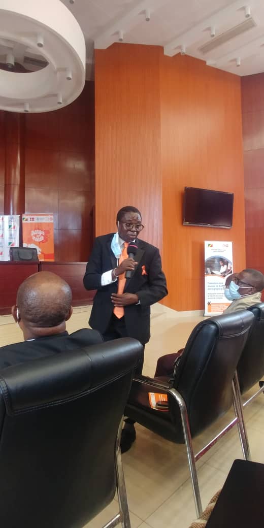 Brillante intervention de Monsieur Libali sur la violence digitale.