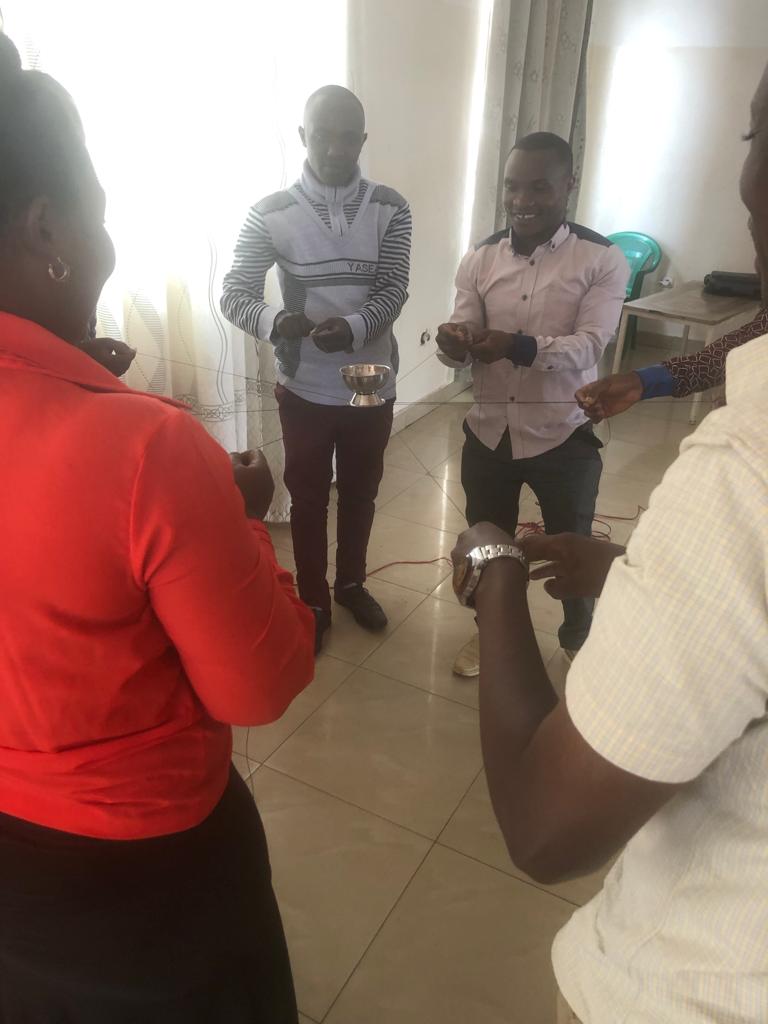 cmaao_afyabora's tweet photo. Développement prsnel;Les habitudes des personnes efficaces et efficientes présenté par @OumarDave lors de la format° ENTREPRENEURIAT DES JEUNES de ce 27/11(S10)@ajapafricaine1 @MinEACJSCBdi @NtahangwaMairie 
@PAEEJ_Burundi 
@ADB_Burundi 
@MinCommerce 
@PNUDBurundi 
@GeneralNeva https://t.co/WYrLIdP6EZ