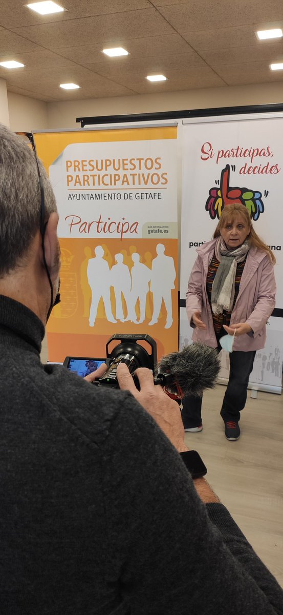 participagetafe's tweet photo. En las entrevistas personales los vecinos y vecinas dan su parecer sobre el desarrollo de esta jornada de evaluación. #ParticipacionCiudadana #GetafeParticipa #SiParticipasDecides https://t.co/g7Iw5yk1ml