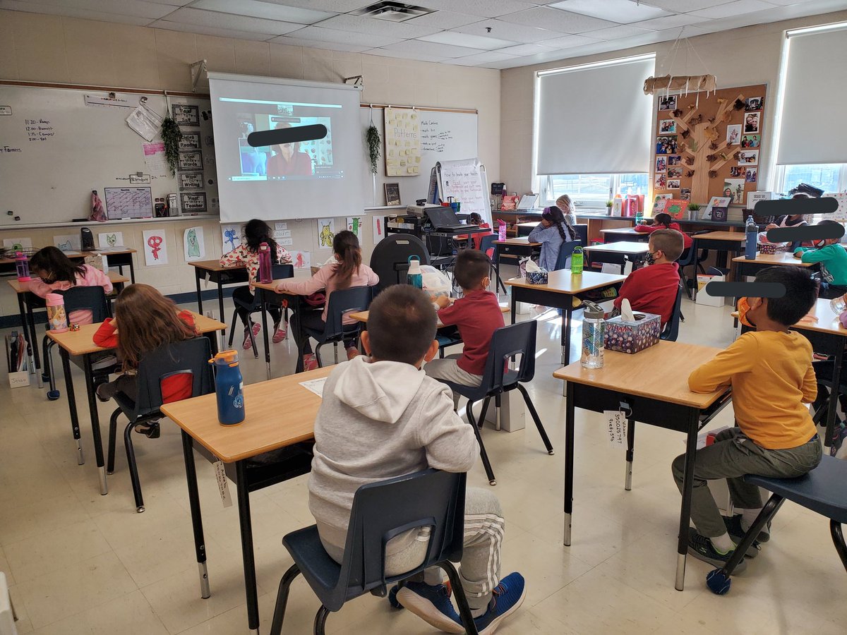 MrsSelemidis's tweet photo. Ms. Wideman from Dairy Farmers Ontario came to visit us virtually this week! We learned about healthy eating and the food groups. We especially loved the game of tic-tac-toe! Thank you Ms. Wideman and @DairyFarmersON https://t.co/rXvpmpdm9l
