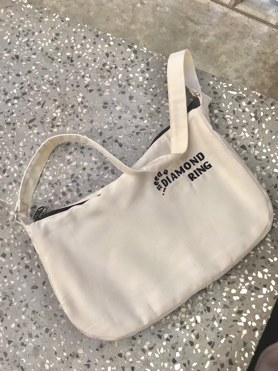 beomsvga's tweet photo. OPEN PRE-ORDER ENHYPEN
-i need a diamond ring- SHOULDER BAG

27 November - 4 Desember
by beomsvga (eyesmr) https://t.co/33WEMXPWak